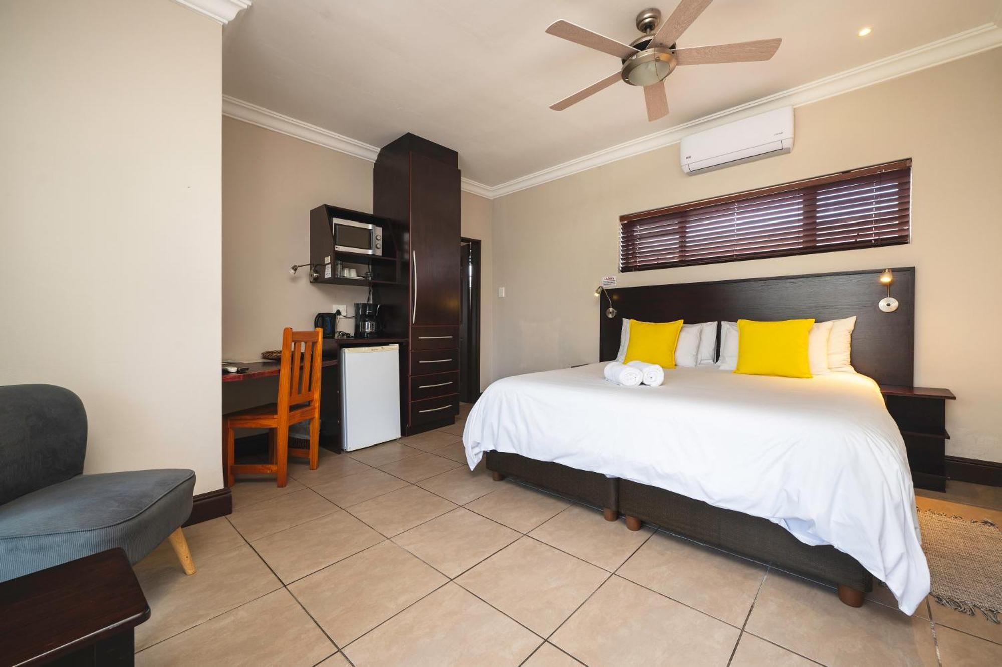 Africa Beach B&B Port Elizabeth Eksteriør billede